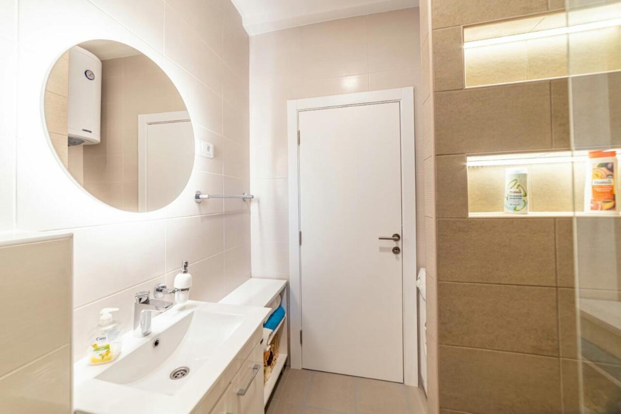 Apartman Danube Lux Novi Sad Exterior foto